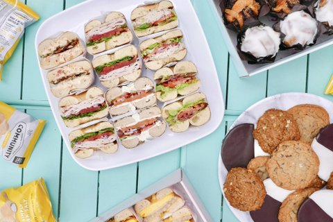 18 Box O' Bangers Sandwich Box