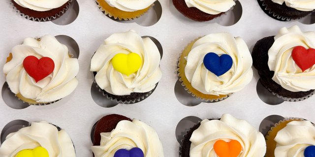 Heart Cupcake Gift Box