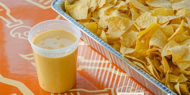 Catering Chips & Queso