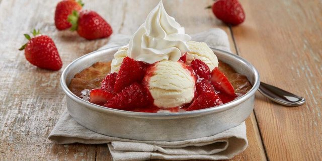 Individually Packaged Strawberry Shortcake Pizookie®