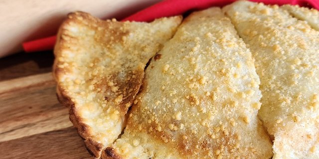 Hawaiian Calzone