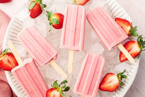Strawberries & Cream Paletas