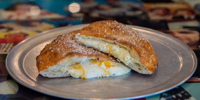 Calzone Boxed Lunch
