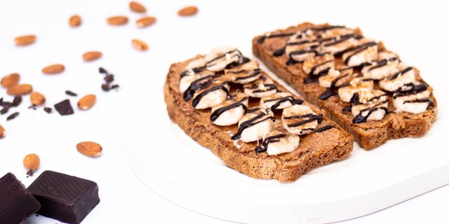 Sprouted Grain Choco-Nana Toast Platter