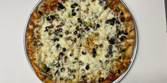 Deluxe Pizza