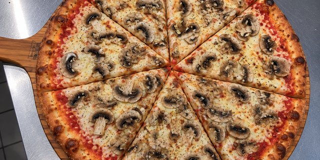 Vegan Mushroom Pizza