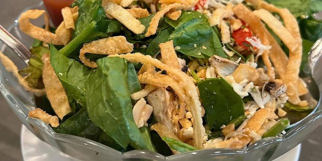 Chin's Spinach Salad