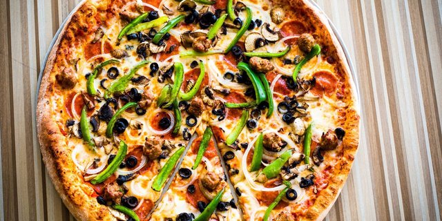Supremo Pizza