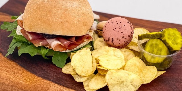 Fig & Pig Sandwich Box