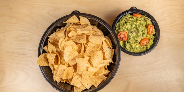 Chips & Guacamole Tray