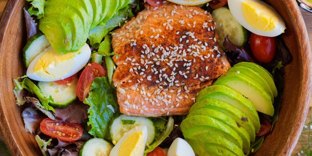 Wild-Caught Salmon Avocado Salad