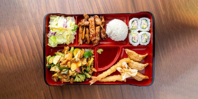 Supreme Bento Box