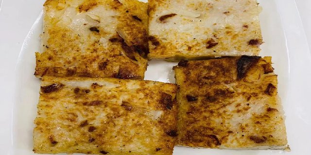 Pan-Fried Turnip Cake w/ Pork