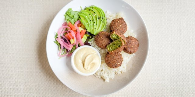 Mediterranean Falafel Rice Bowl (V)