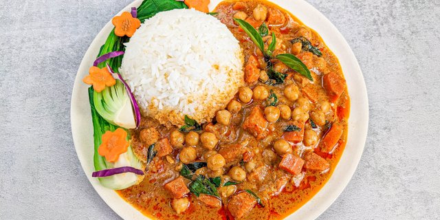 Chickpea Red Curry w/ Rice Box