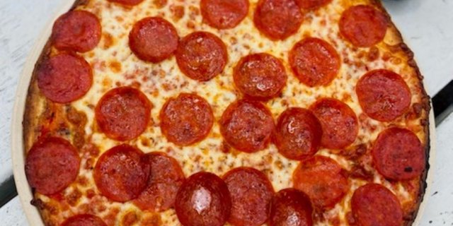 Gluten-Free Pepperoni Pizza Boxed Lunch