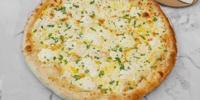 White w/ Garlic Pizza