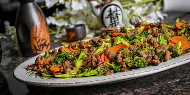 Beef & Broccoli Tray