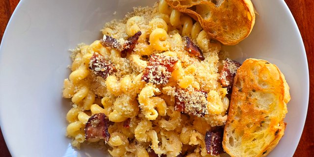 Mac Daddy & Cheese (Serves 3-4)