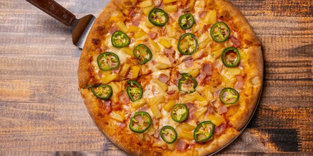 The Spicy Hawaiian Pizza