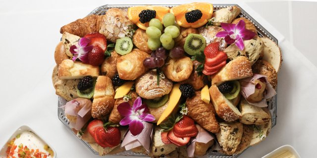City Breakfast Tray