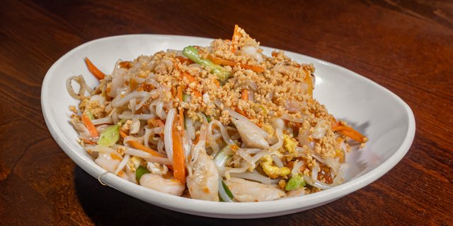 Chicken & Shrimp Pad Thai
