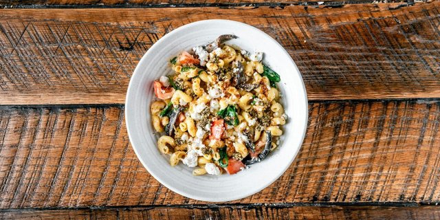 Small Pesto Goat Cheese Mac N Cheese