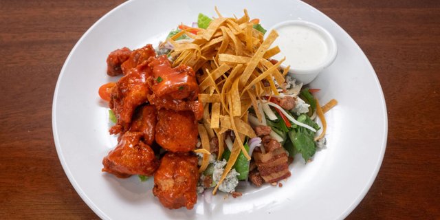 Buffalo Blue Salad