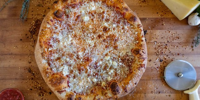 Cinco De Queso Pizza