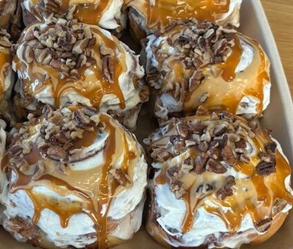 Caramel Pecan Classic Roll Tray