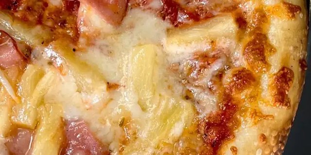 18" Hawaiian Pizza