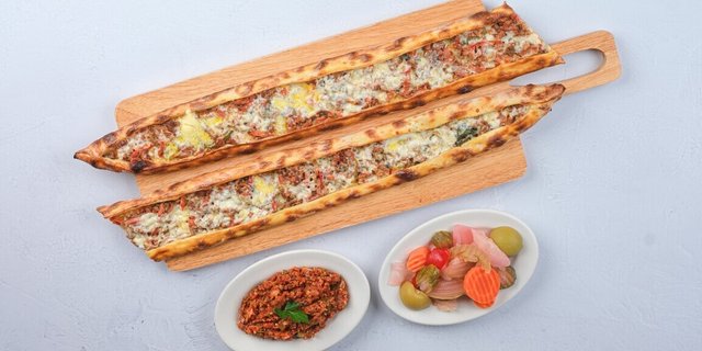 Diced Meat & Cheese Pide