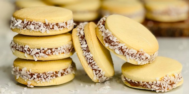 Dulce de Leche Alfajores Cookies