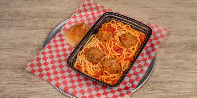 Spaghetti w/ Meatballs