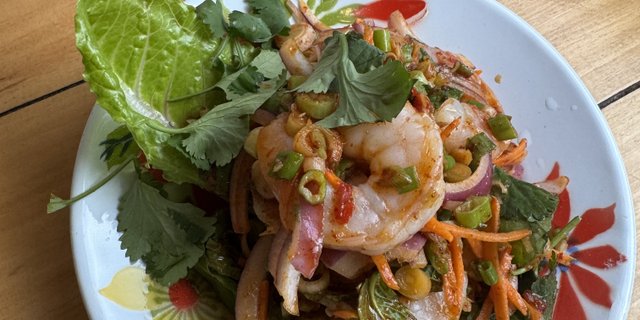Pla Goong Salad