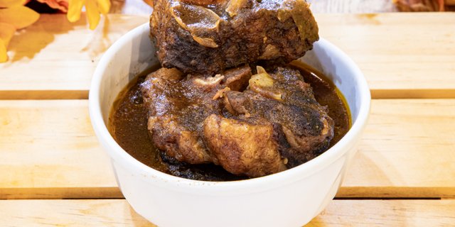 Oxtail & Broad Beans