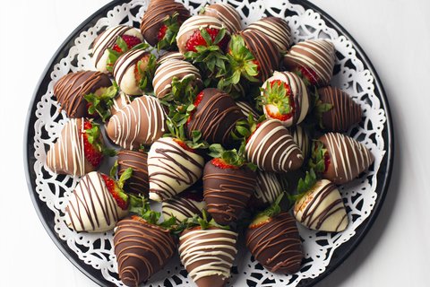 Chocolate-Dipped Strawberry Tray