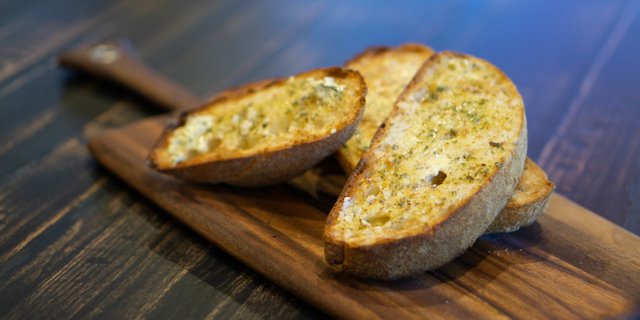 Garlic Tuscan Bread Loaf