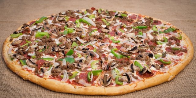 Supreme Deluxe Pizza
