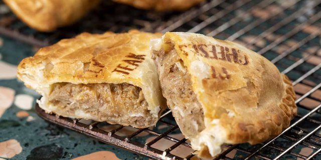Philly Cheesesteak Empanada