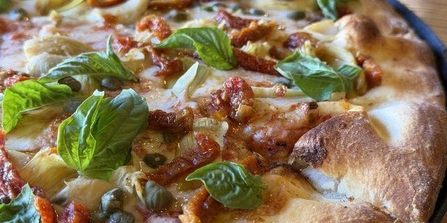 Salina Island Pizza w/ Cauliflower Crust