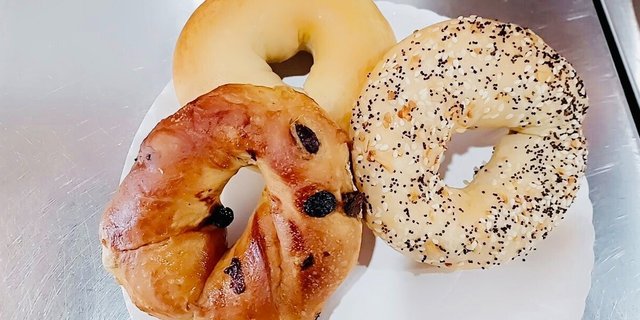 Dozen Bagels w/ Cream Cheese