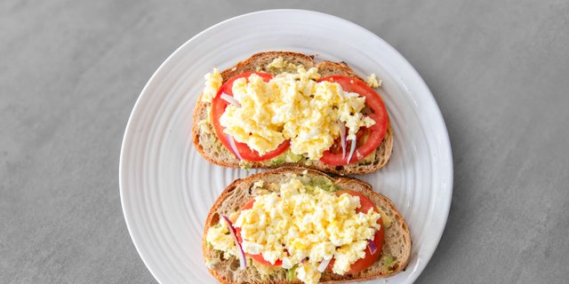 Smashed Avocado, Egg, Tomato, Onion & Spicy Mayo Breakfast Sandwich