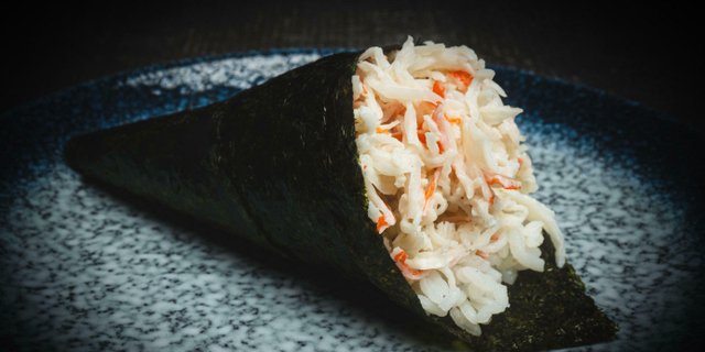 Krab Salad Temaki Roll