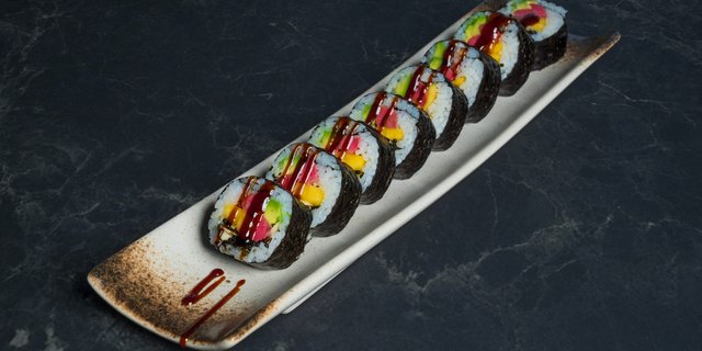 Futomaki Yellowtail Roll