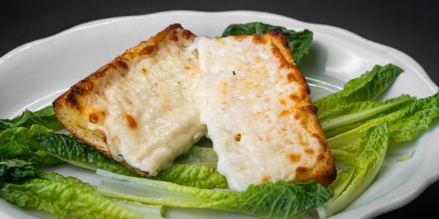 Garlic Bread w/ Mozzarella