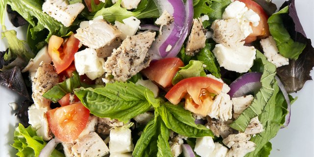 Chicken & Fresh Mots Salad