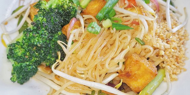 Vegan Pad Thai Full Tray