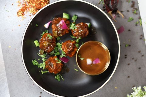 Manchurian Momo Tray