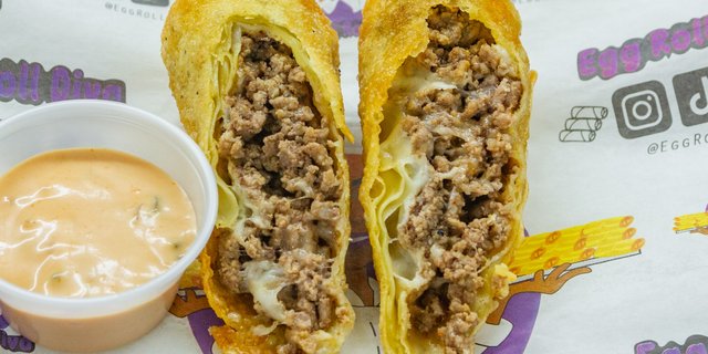 Cheeseburger Egg Rolls